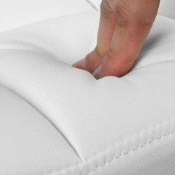 Barstole med kunstl�der - 2 h�je stole med metal fod - hvid