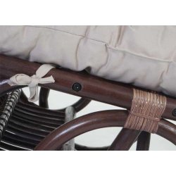 Gyngestol - brun rattan flet gyngestol med creme hvid pude