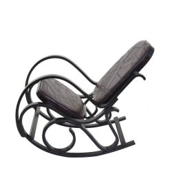 Gyngestol lavet af valn�ddetr� med brun patchwork l�der