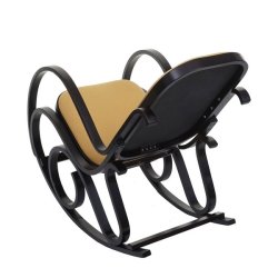 Gyngestol lavet af valn�ddetr� med gult stof