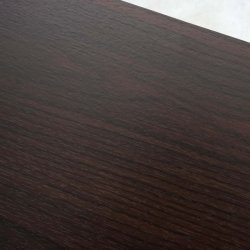 Knager�kke - garderobe med b�jlestang og hylde - 3D m�rkebrun egetr�s look