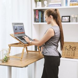 Brebar laptop stand i bambus - justerbar sammenklappelig