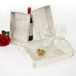 Bakker i tr - st med 3 serveringsbakker - hvide trbakker - antik rustik