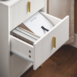 Bord med 3 skuffer - sengebord, natbord, sidebord - hvid