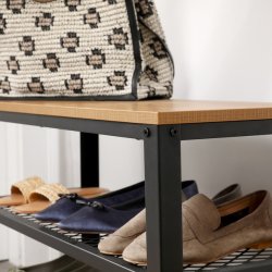 Skobnk med 2 trdhylder - siddebnk med skohylder - lysebrun