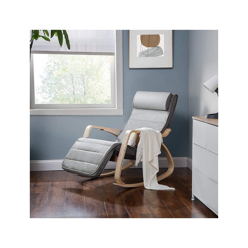 Gyngestol i birketr� med justerbar fodst�tte - lysegr� stof