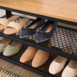 Skobnk med 2 trdhylder - siddebnk med skohylder - lysebrun