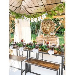 Spisebordsst med spisebord og bnke i industrielt design