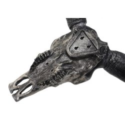 Tyrekranie med horn - slvfarvet jagttrof som vgdekoration - Tyr