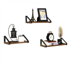 Hylder i tr - 3 vghngte svvende trhylder - brune vghylder